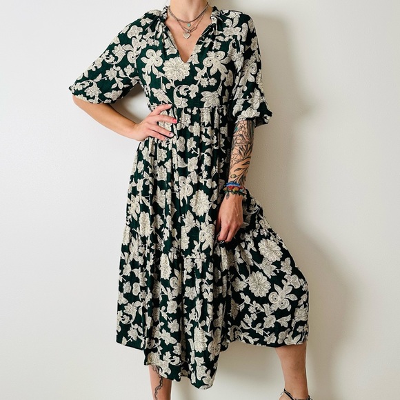 Zara Dresses & Skirts - Zara midi floral dress